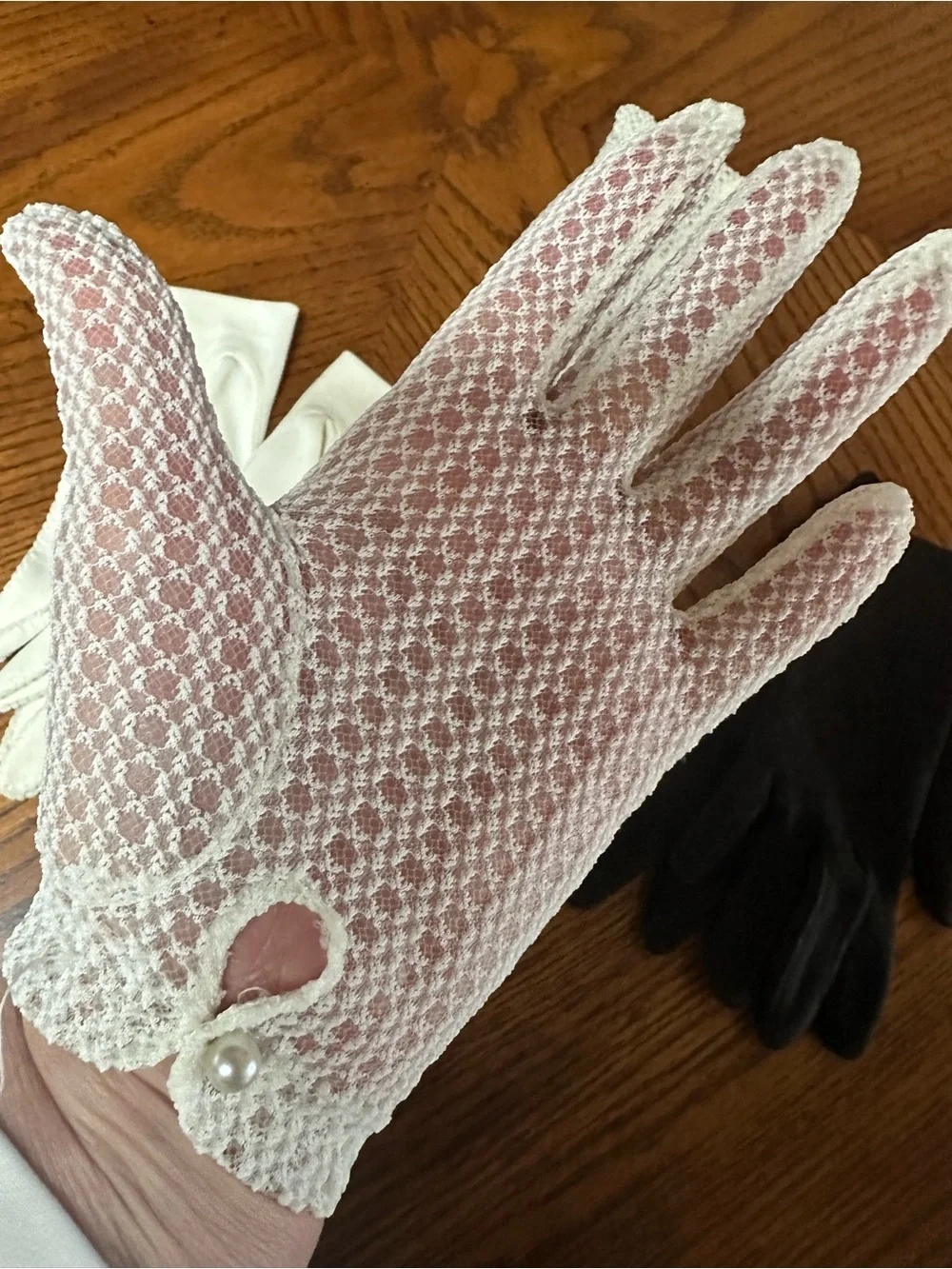 Classic Women's Black and White Glove Set - Three-Pair Collection